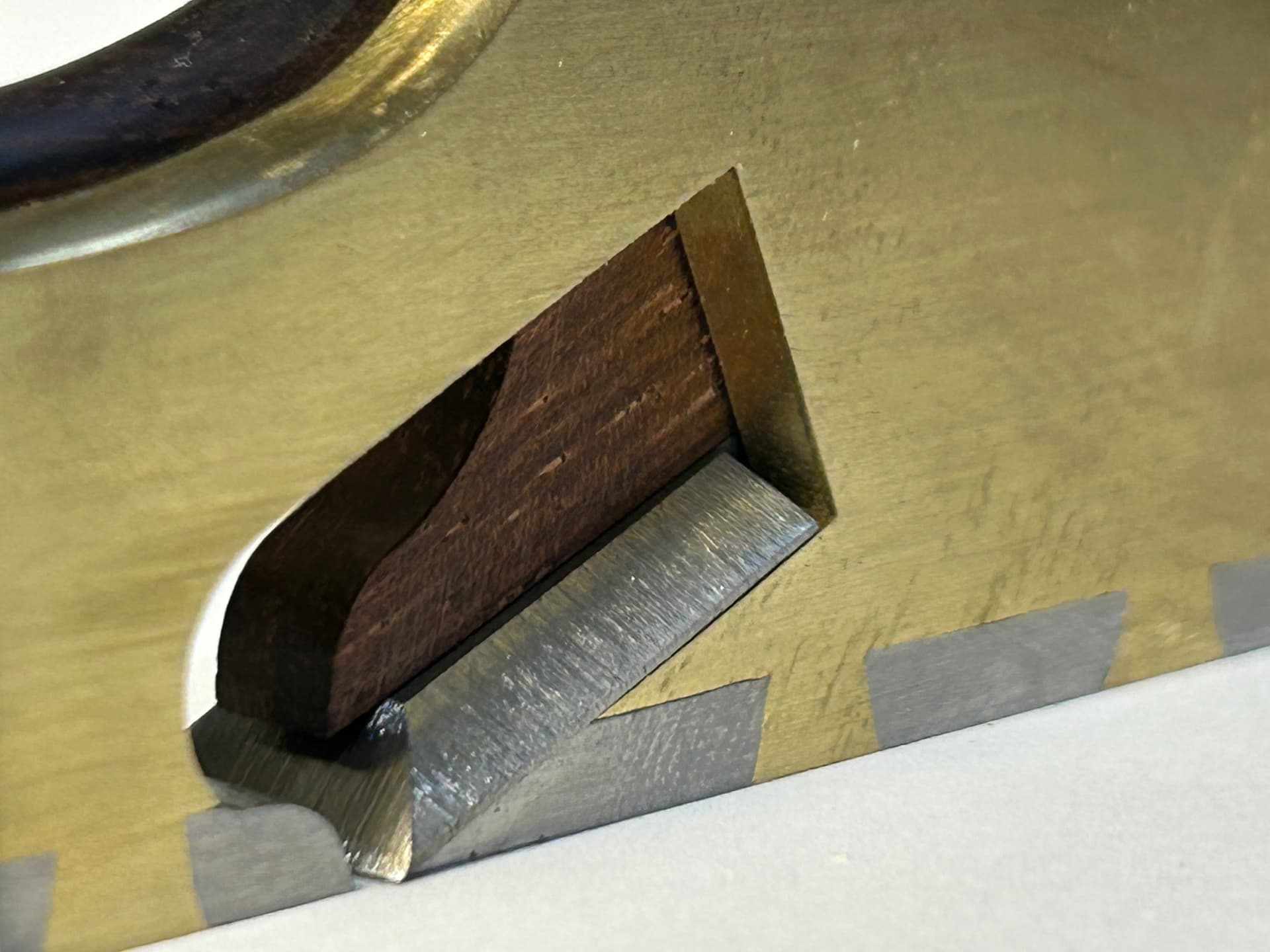 Bedding and sharpening the iron